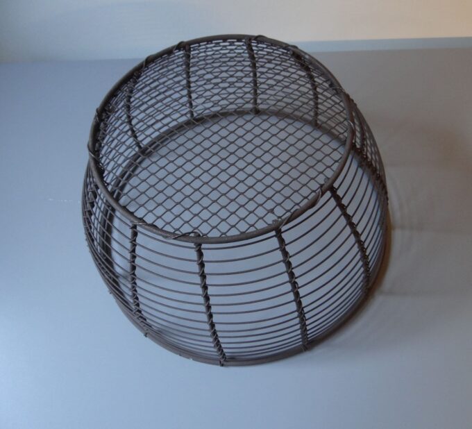 Carved metal fruit basket, iron table display, decorative object in the kitchen, large iron and wire fruit cup, - Image 5