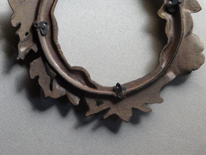 Cadre rond vintage en fonte, couronne de fleurs, support miroir ou cadre photo, décoration de charme, l'ange et son petit livre, – Image 6