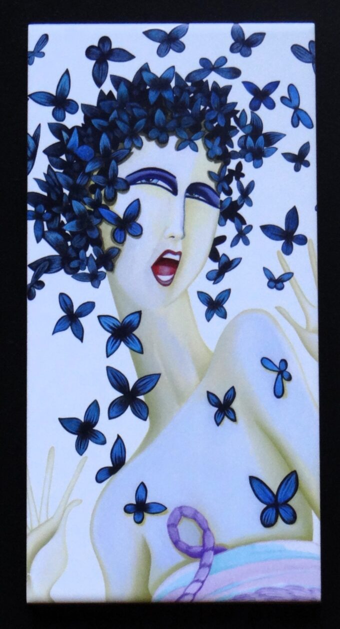 Carreau de céramique encadré, portrait d'une femme élégante aux cheveux papillons, symbole de transformation, nouveau départ, objet décoratif, – Image 2