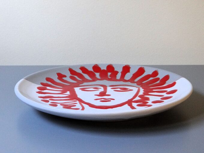 Dessert plate, Nicola Fasano, portrait in red on white and gray background, Italian ceramic - Image 4