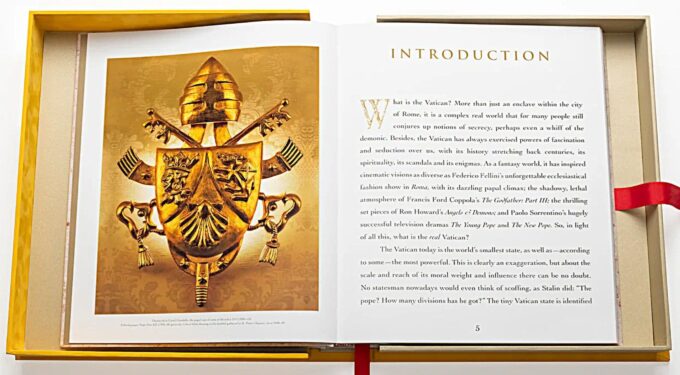 Vatican, A Private Visit to a Secret World, The Ultimate Collection (livre) – Image 9
